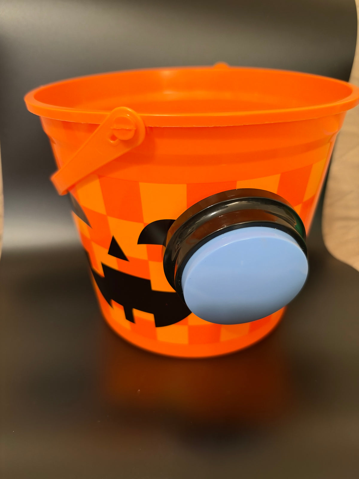 Trick or treat bucket with push button voice recorder