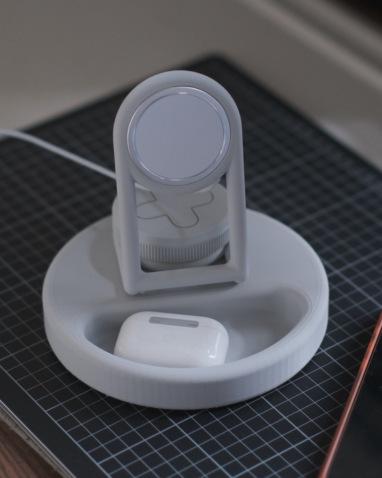 Rotatable MagSafe Bedside Dock – 3D Printed Stand