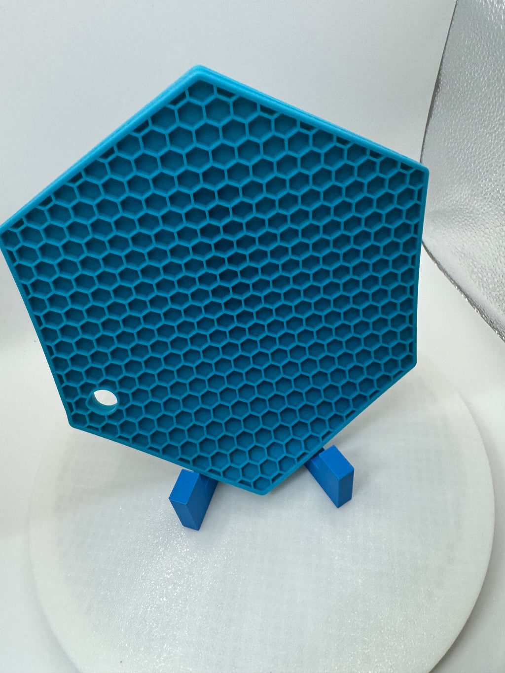 Double sided silicone honeycomb pattern sensory mat