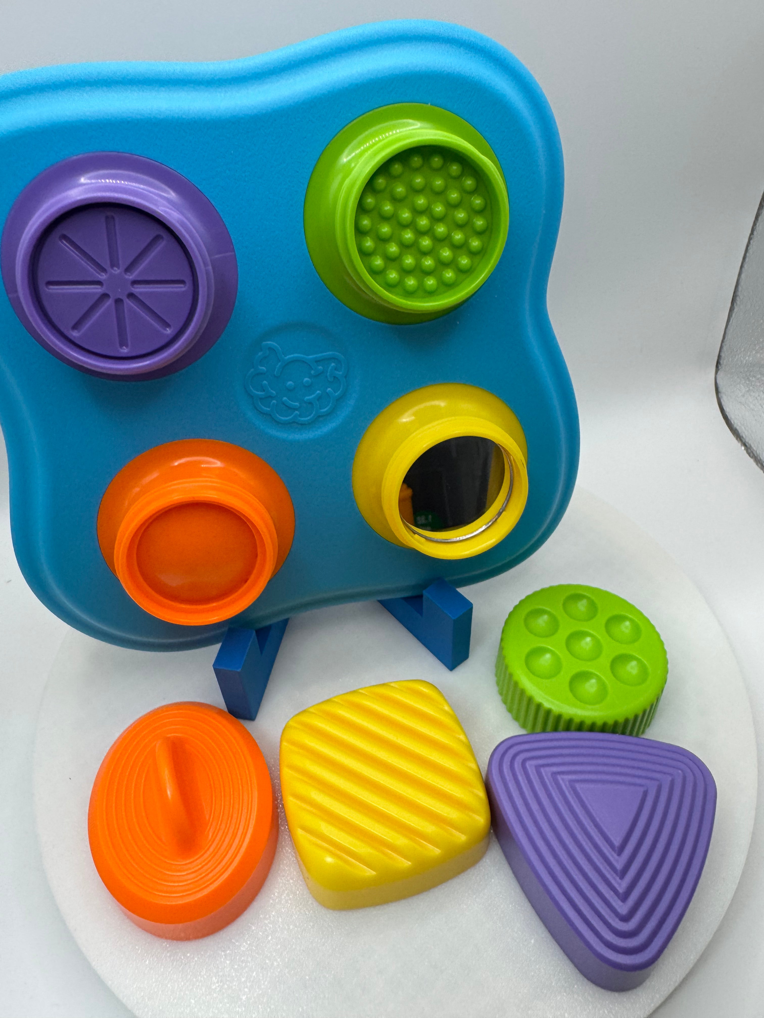 Motor skills and discovery toy