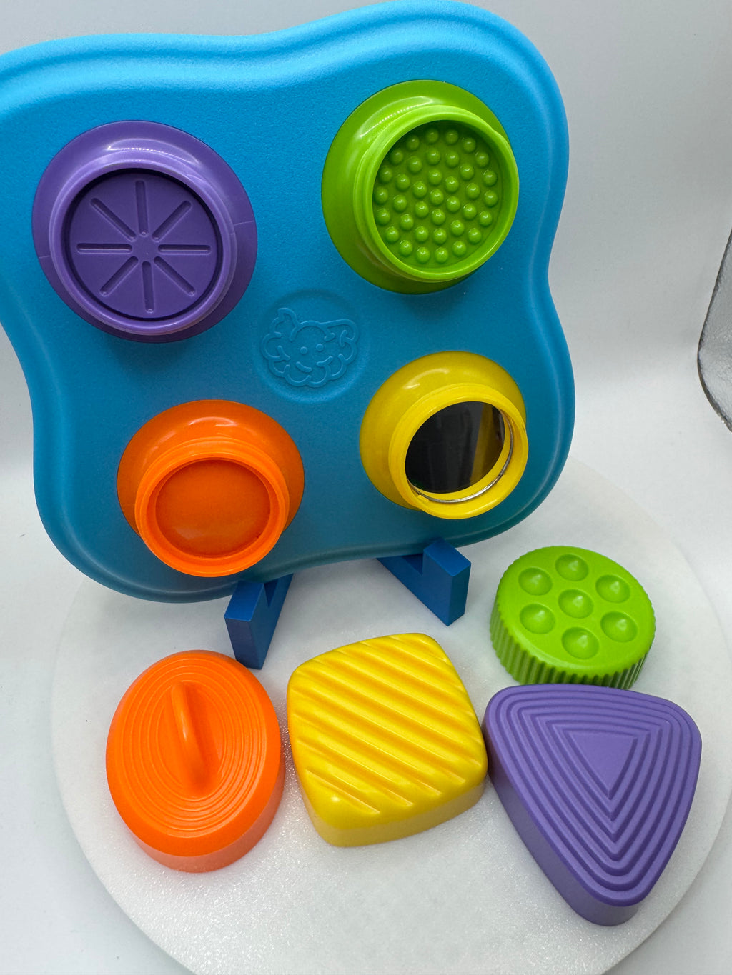 Motor skills and discovery toy