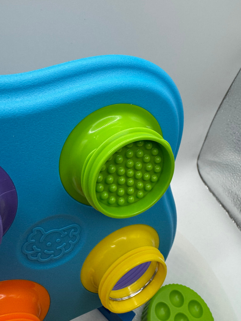 Motor skills and discovery toy