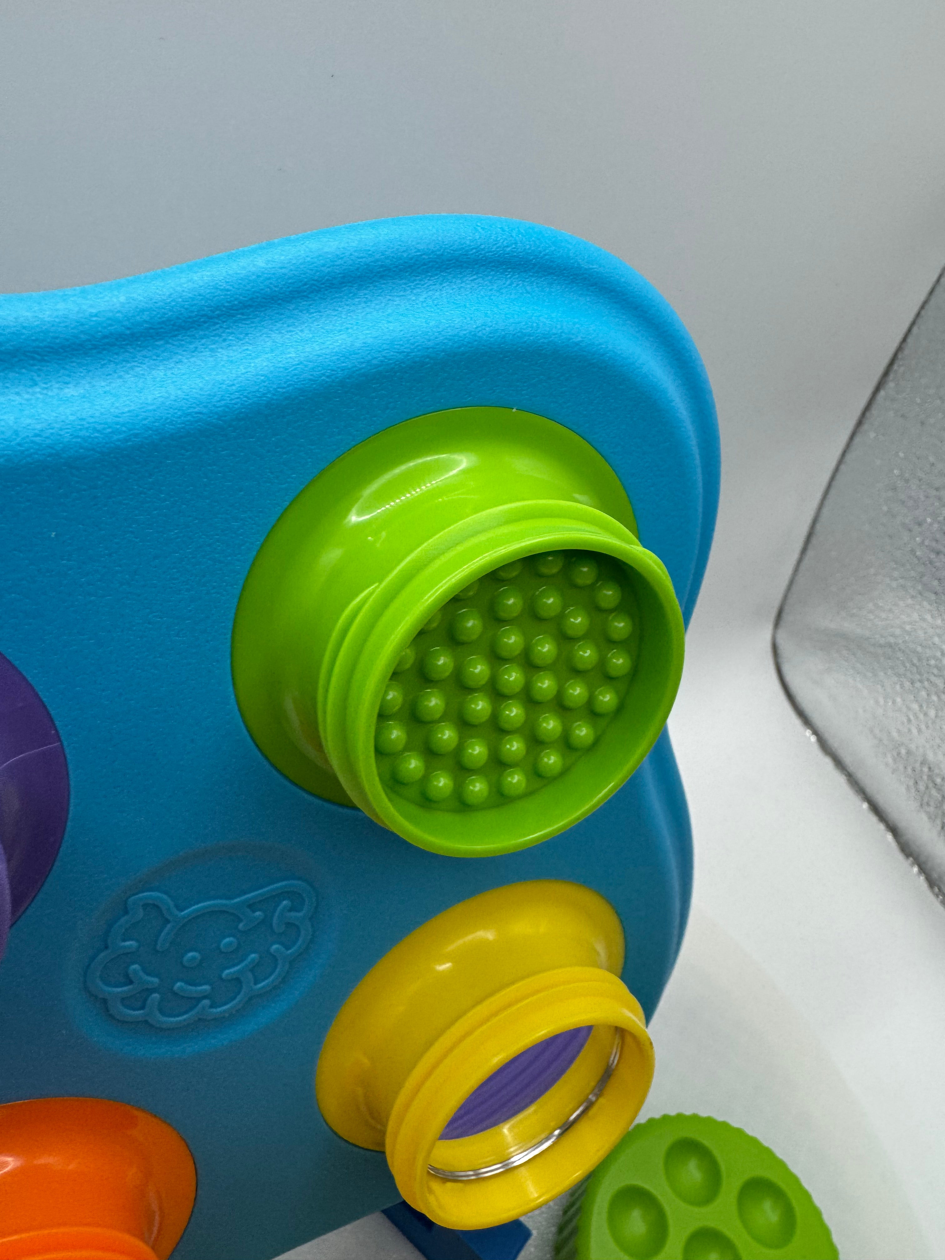 Motor skills and discovery toy