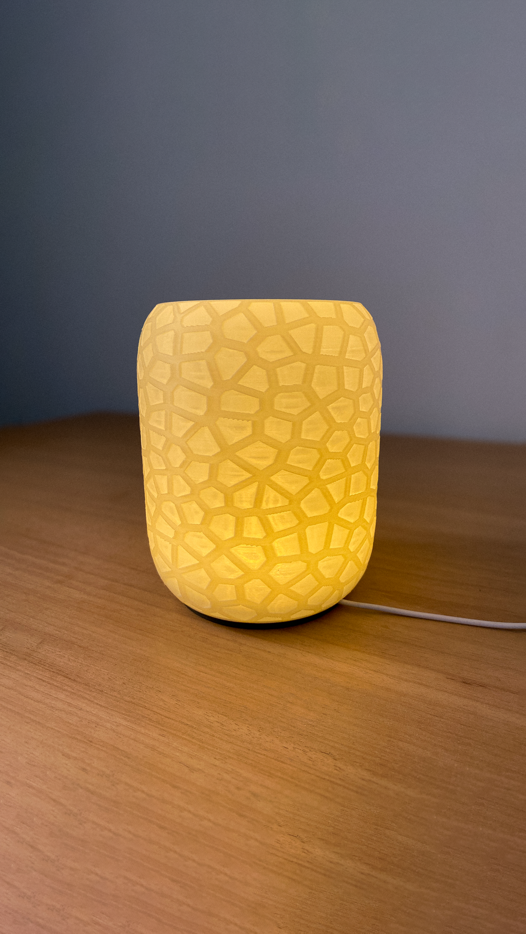 Voronoi Table Lamp